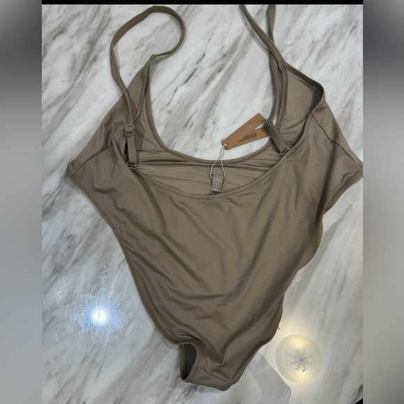 Skims swim cut out open bust one piece size 4x - Picture 2 of 7